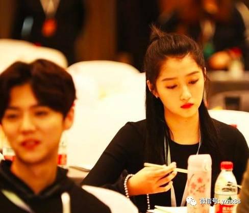 吃瓜娱乐圈关晓彤鹿晗,娱乐圈的甜蜜瓜果